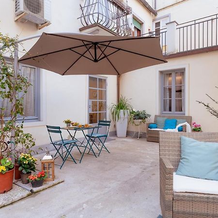 Il Cortile Di Elisa & Our Flats Bed & Breakfast Lucca Exterior photo