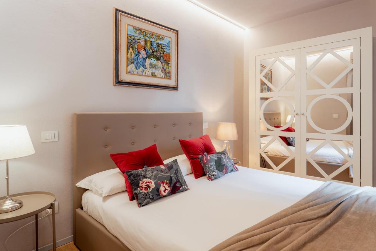 Il Cortile Di Elisa & Our Flats Bed & Breakfast Lucca Exterior photo