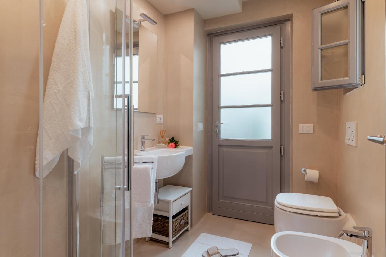 Il Cortile Di Elisa & Our Flats Bed & Breakfast Lucca Exterior photo