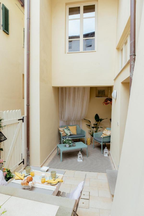 Il Cortile Di Elisa & Our Flats Bed & Breakfast Lucca Exterior photo