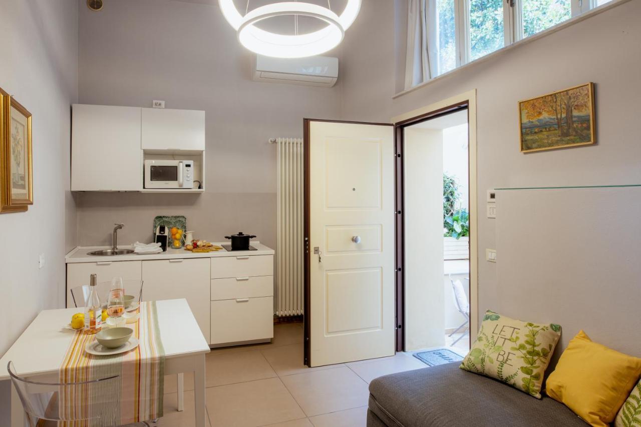 Il Cortile Di Elisa & Our Flats Bed & Breakfast Lucca Exterior photo