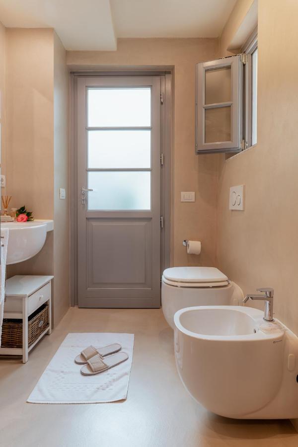 Il Cortile Di Elisa & Our Flats Bed & Breakfast Lucca Exterior photo