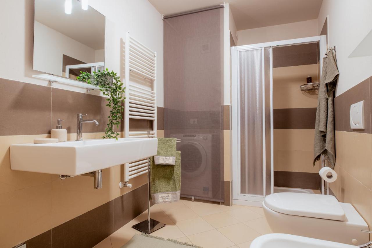Il Cortile Di Elisa & Our Flats Bed & Breakfast Lucca Exterior photo